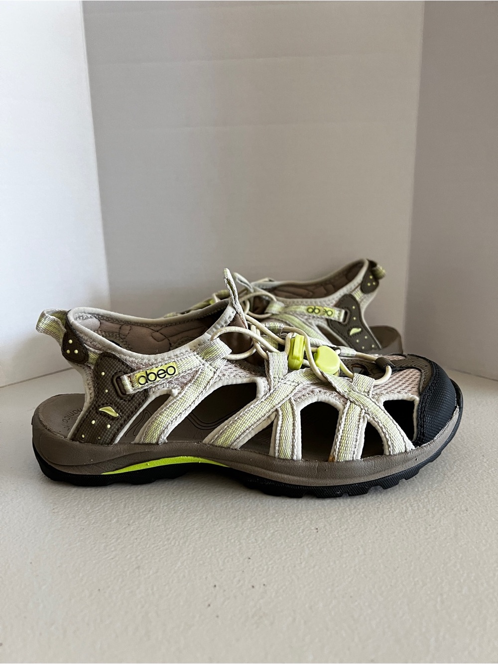 Abeo Delta H20 Sandals Closed-Toe Hiking And Water Trail Sandals Shoes Size 7